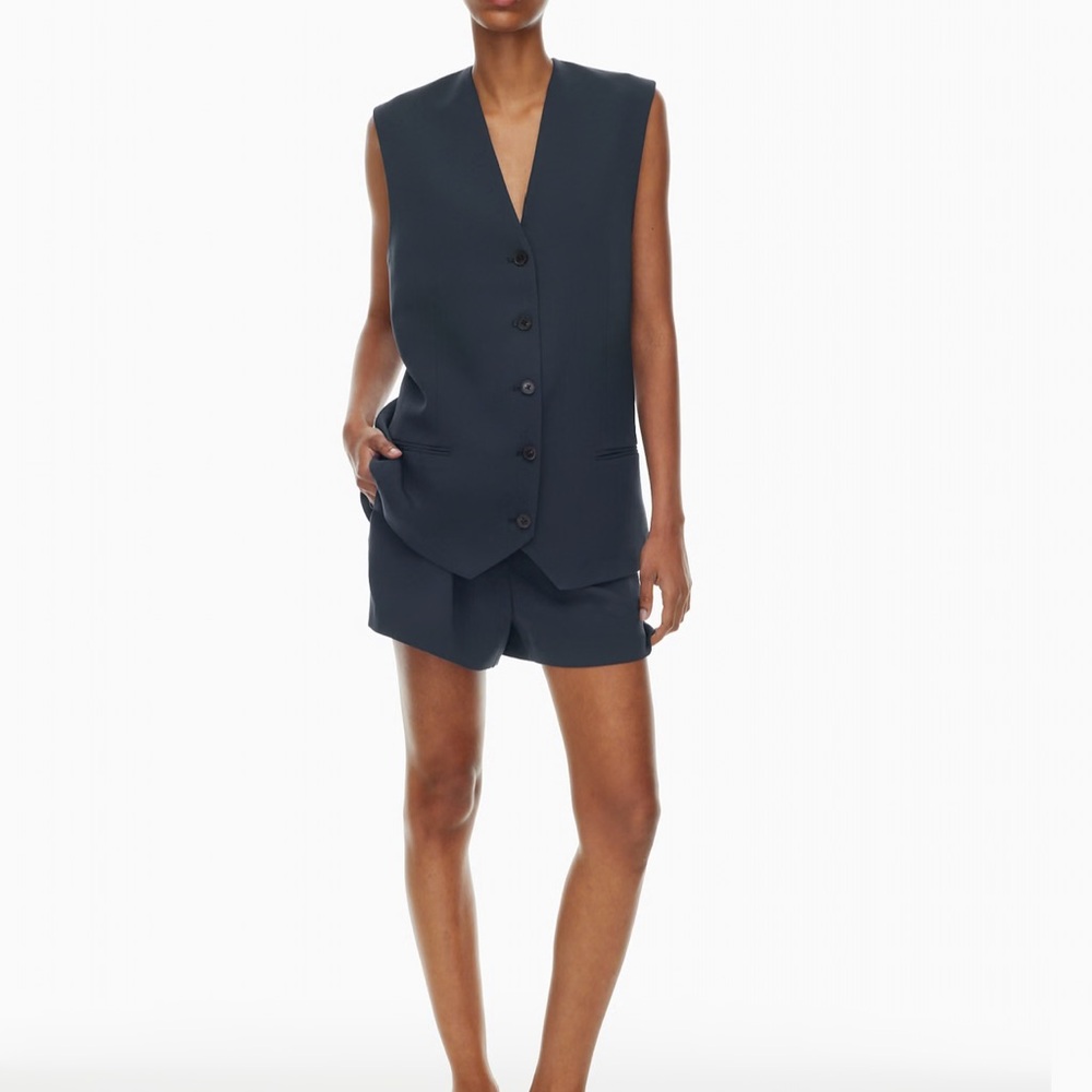 Stylish Aritzia Babaton Navy Sleeveless Blazer and Shorts Set
